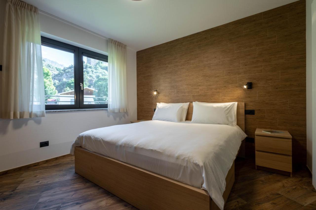 San Martin Holidays Home - Stay, Work & Fun Pont-Saint-Martin Eksteriør billede